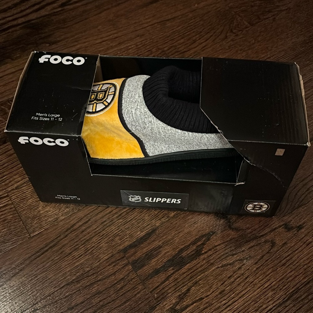 FOCO Boston Bruins slippers